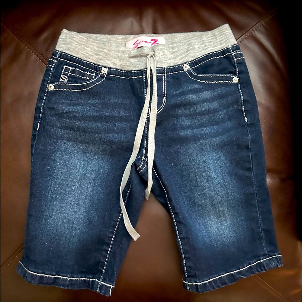 Very cute girls shorts. Quality brand-Seven 7! Like new; no callouts!